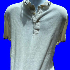 𝅺IZOD softest cotton knit polo shirt. Breathable and hugs the body just right.